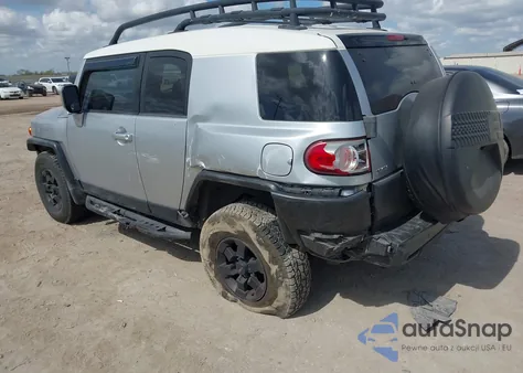 2008 Toyota Fj Cruiser z USA, uszkodzony, nr VIN JTEBU11F08K034747